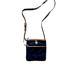 Crossbody elegant Michael Kors purse